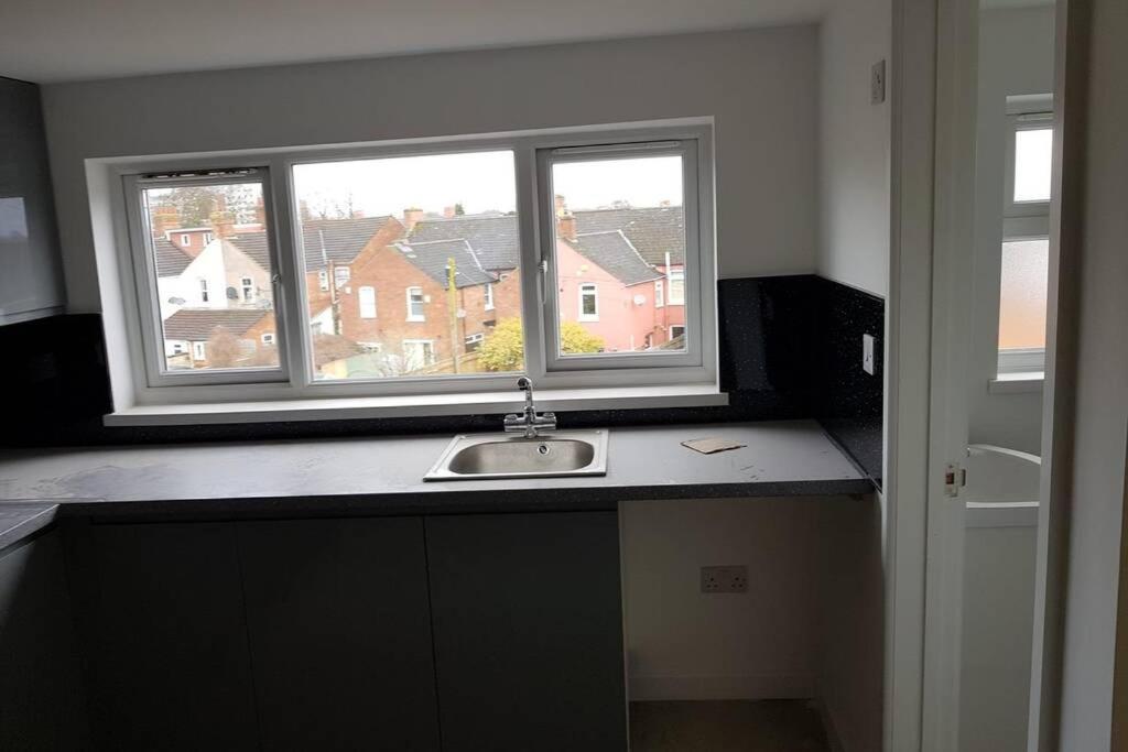 Apartament 2Nd Floor Comfy Swindon Centre - Loft Studio Zewnętrze zdjęcie